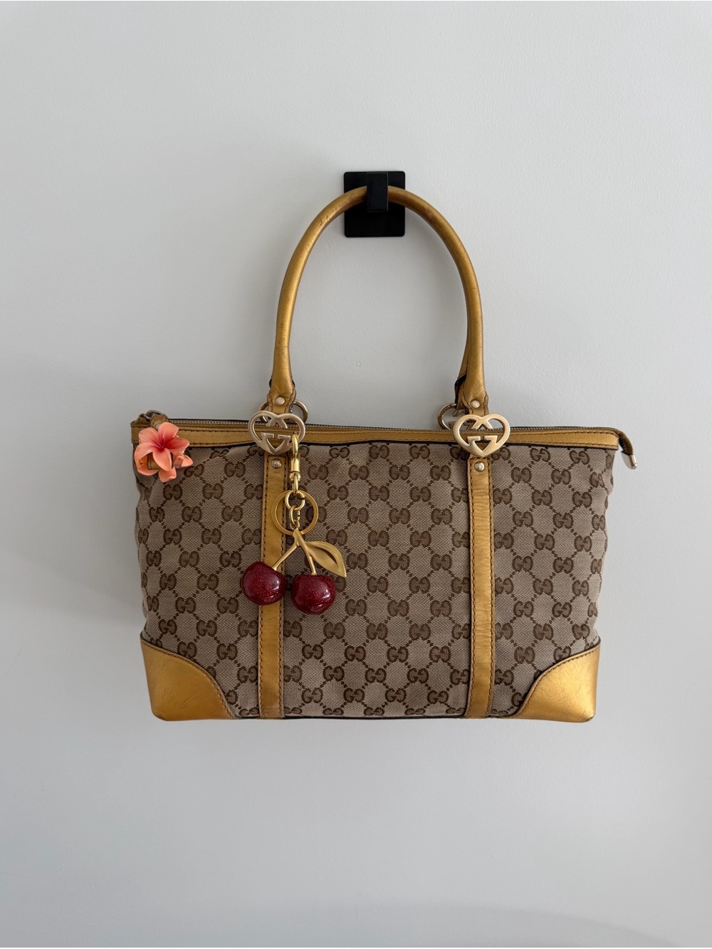 Vintage Gucci GG Heart Tote Bag (authentic)